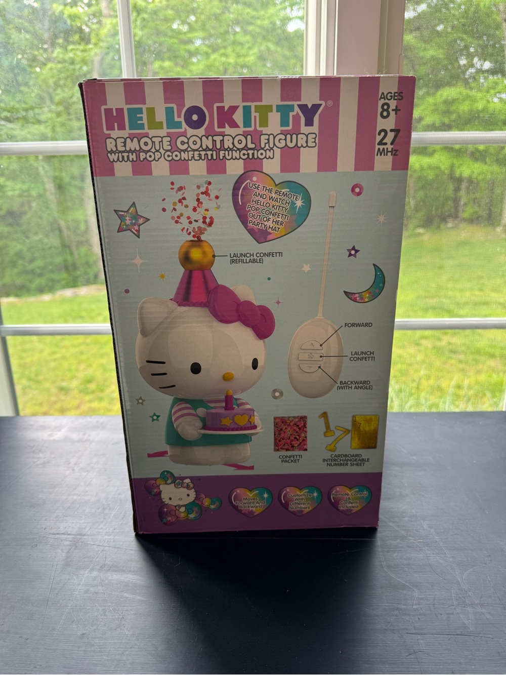 Hello Kitty Remote Control Figure with pop Confetti Function - Picture 4 of 8